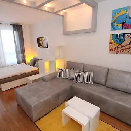 New Neven, Parking 5 Evra Dan * 贝尔格莱德