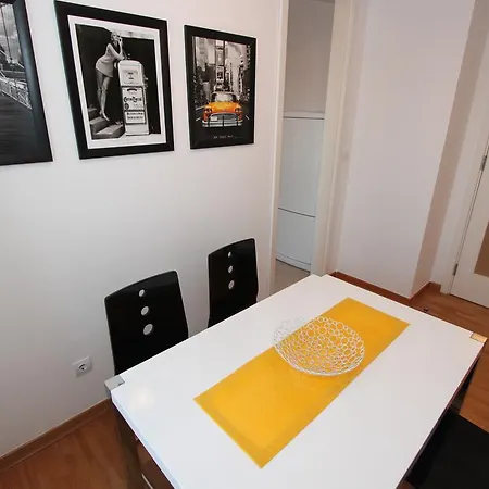 New Neven, Parking 5 Evra Dan * 贝尔格莱德