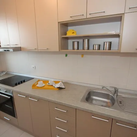 Apartman New Neven, Parking 5 Evra Dan *